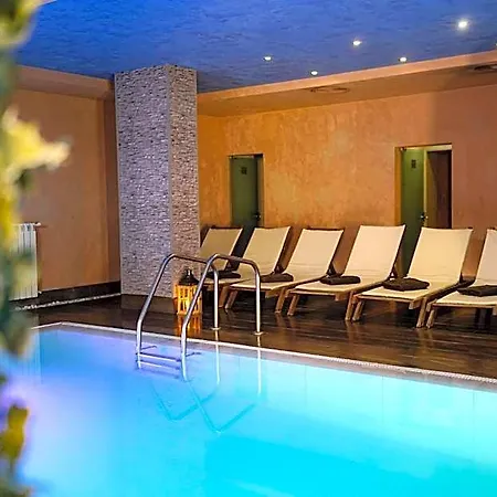 Cornelia Deluxe Residence, A31 Hotel