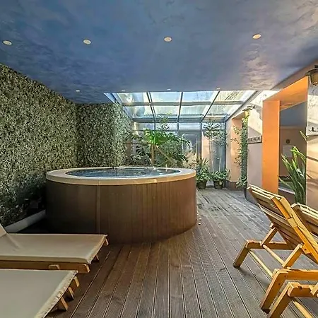 Cornelia Deluxe Residence, A31 Hotel